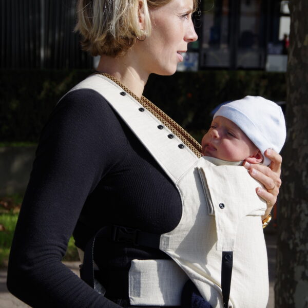 Impressionen Babytrage CarryLauretta Sand Beige Full-Buckle Baby Carrier